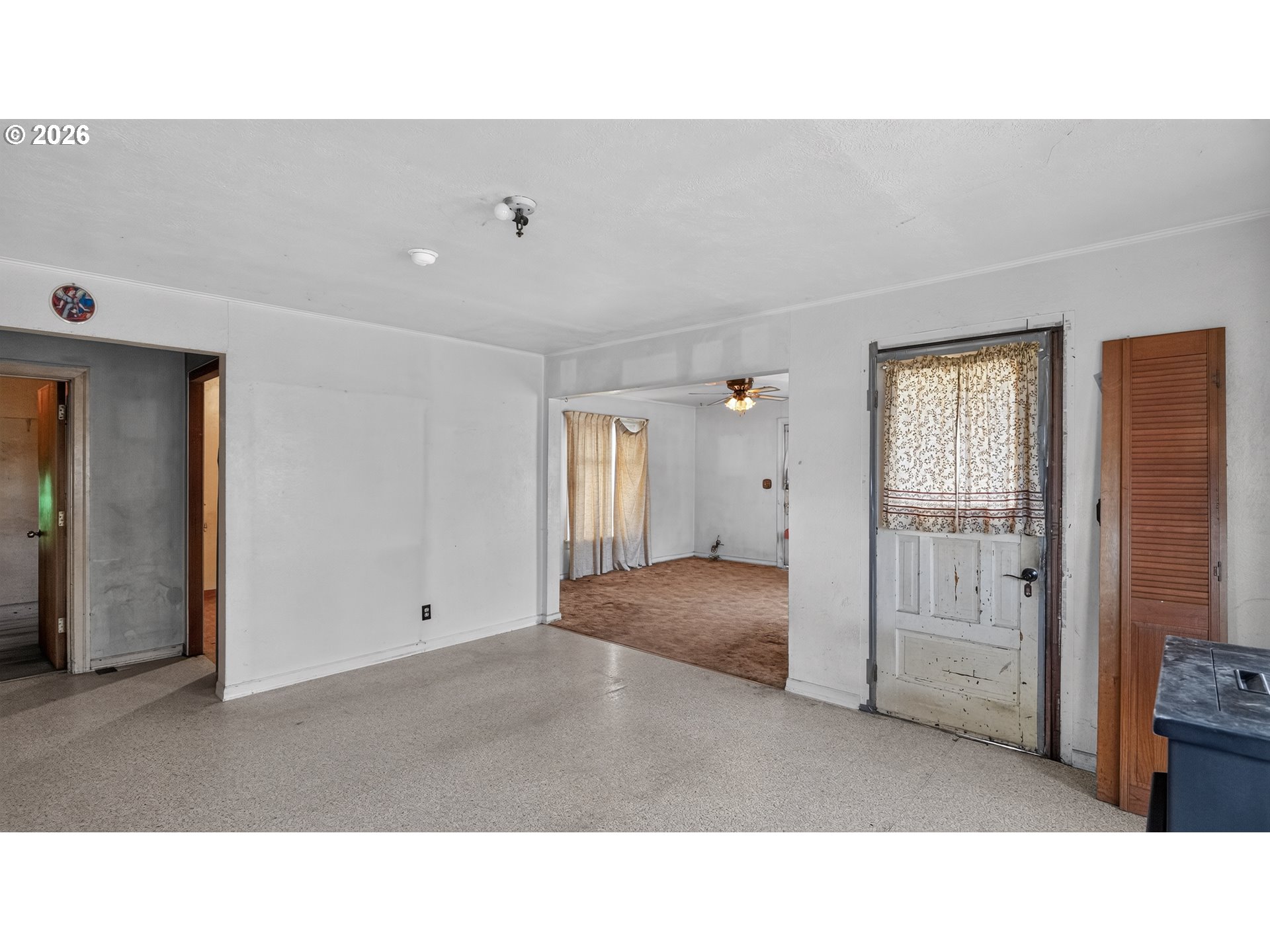 42 E St Property Photo 11