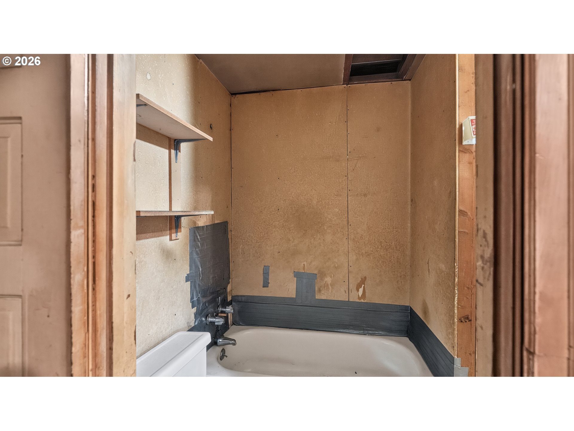 42 E St Property Photo 20