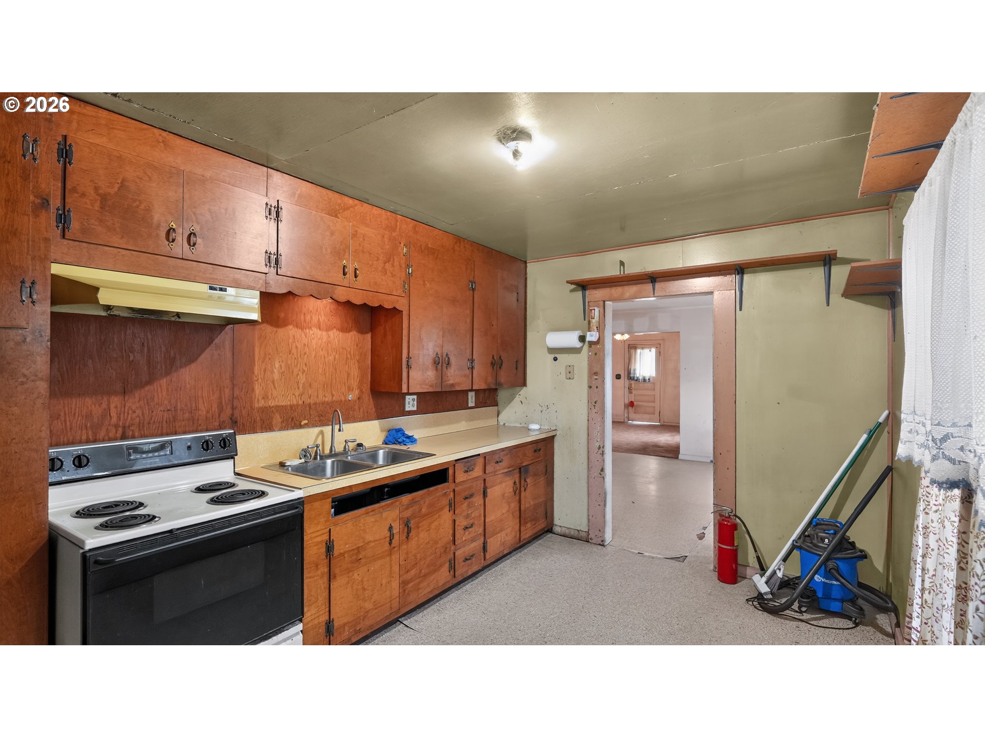 42 E St Property Photo 21