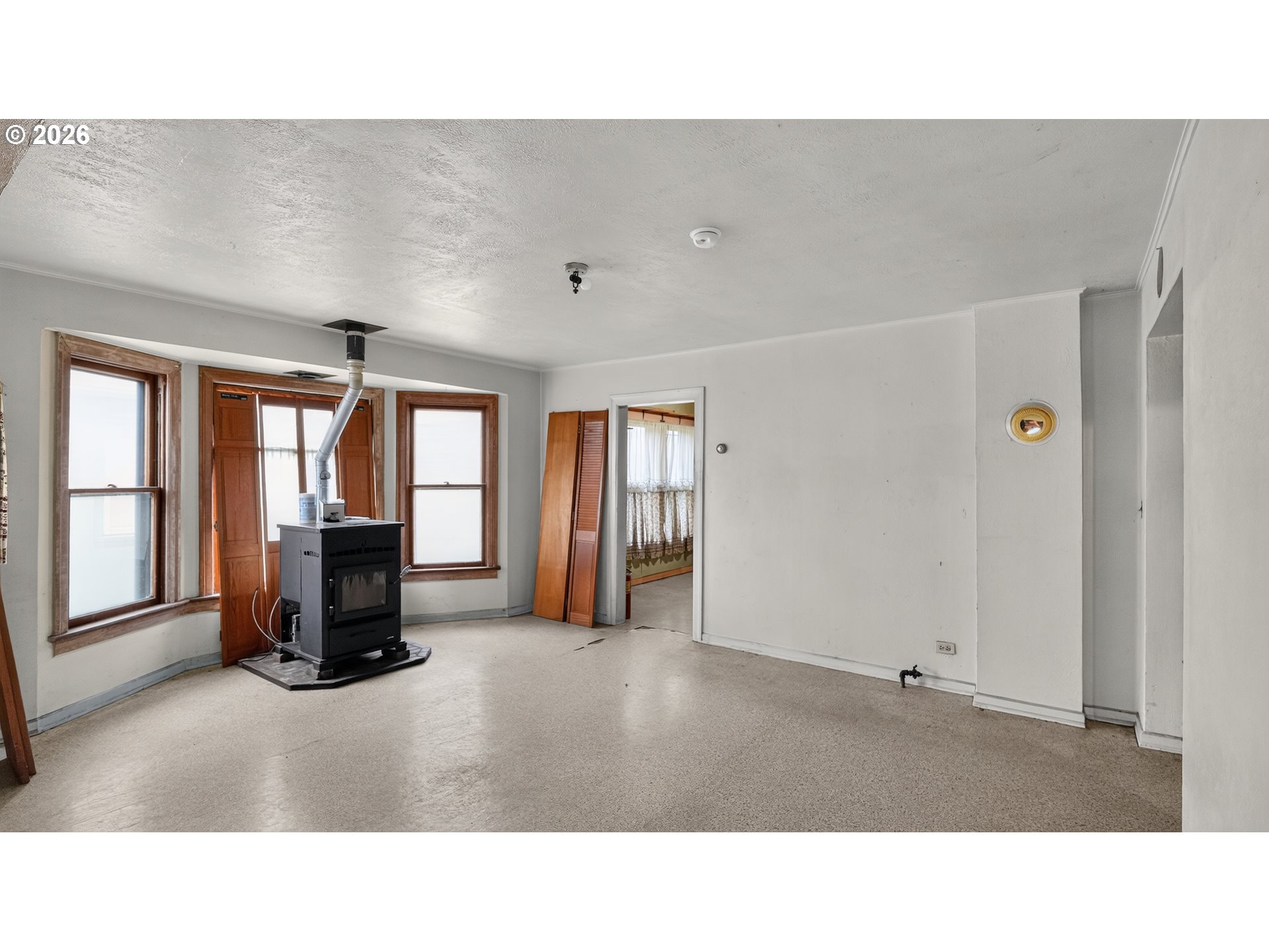 42 E St Property Photo 22