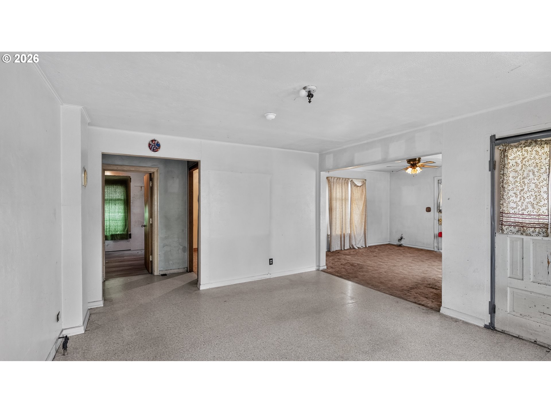 42 E St Property Photo 23