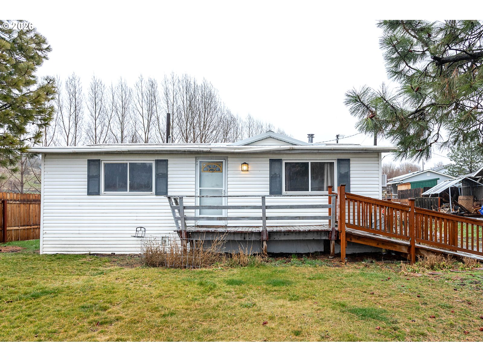 843 NW BRIDGE ST Property Photo 1