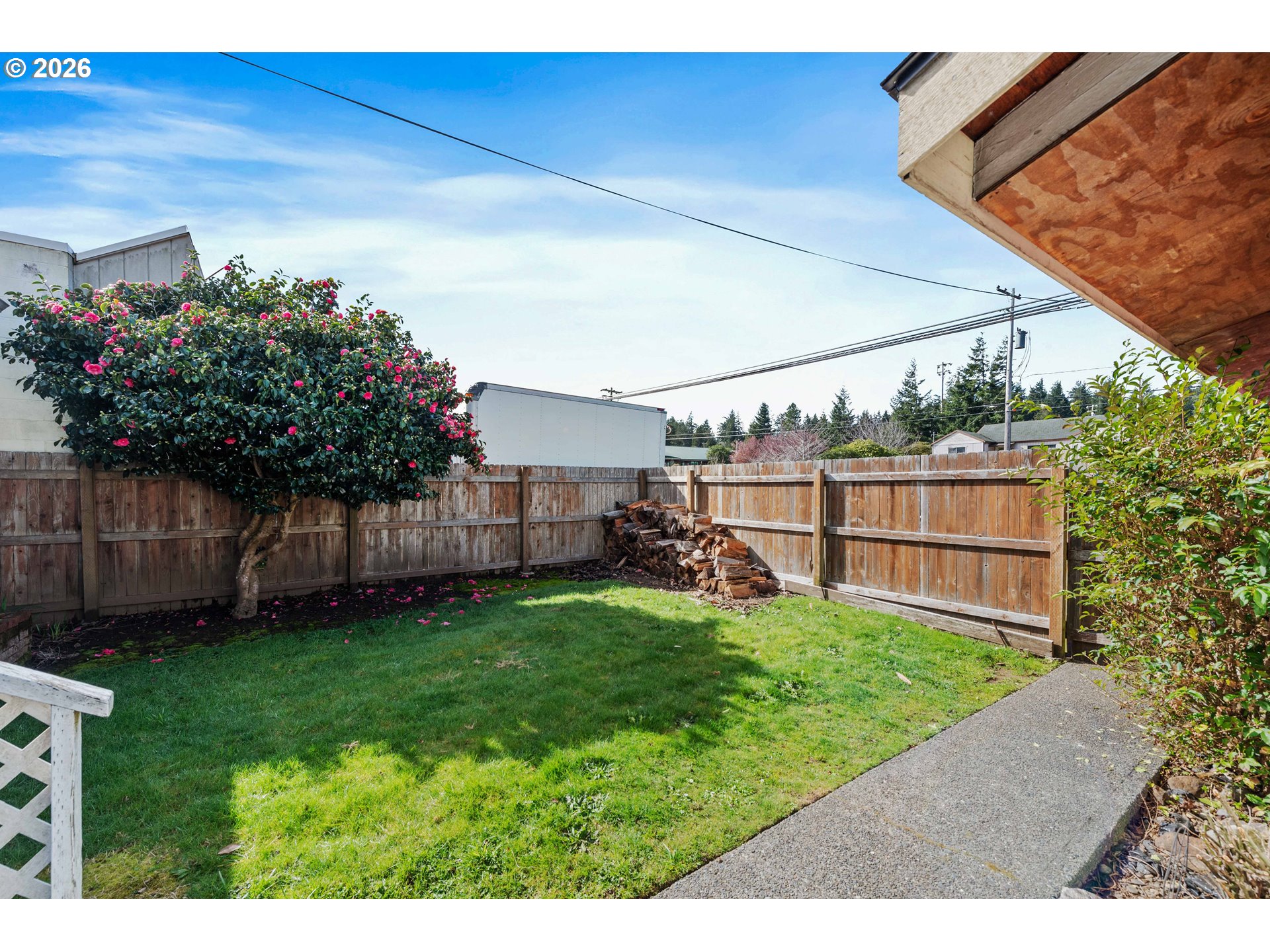 2245 Broadway Ave Property Photo 5