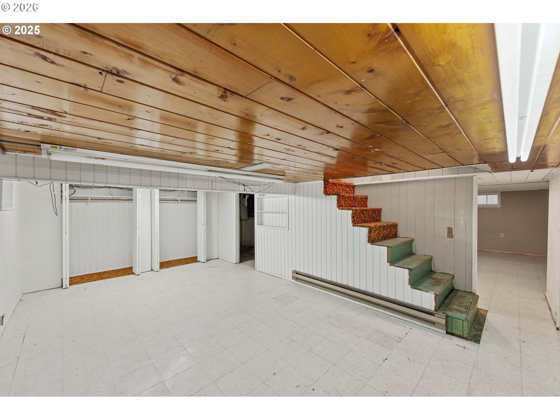 2245 Broadway Ave Property Photo 14
