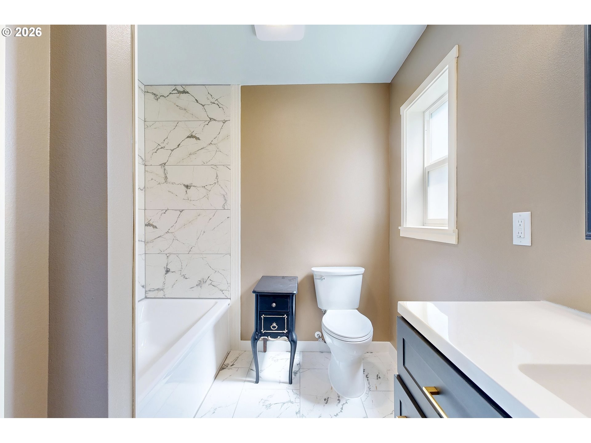 905 Cowl St Property Photo 14