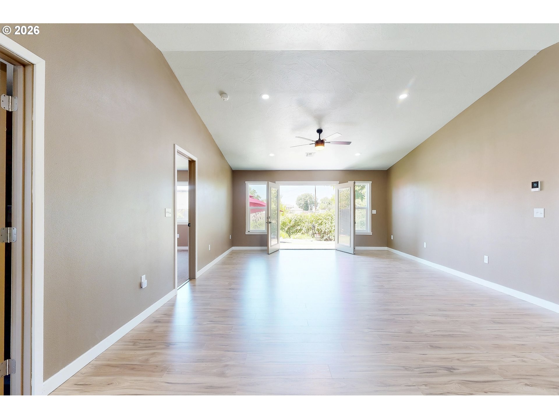 905 Cowl St Property Photo 23