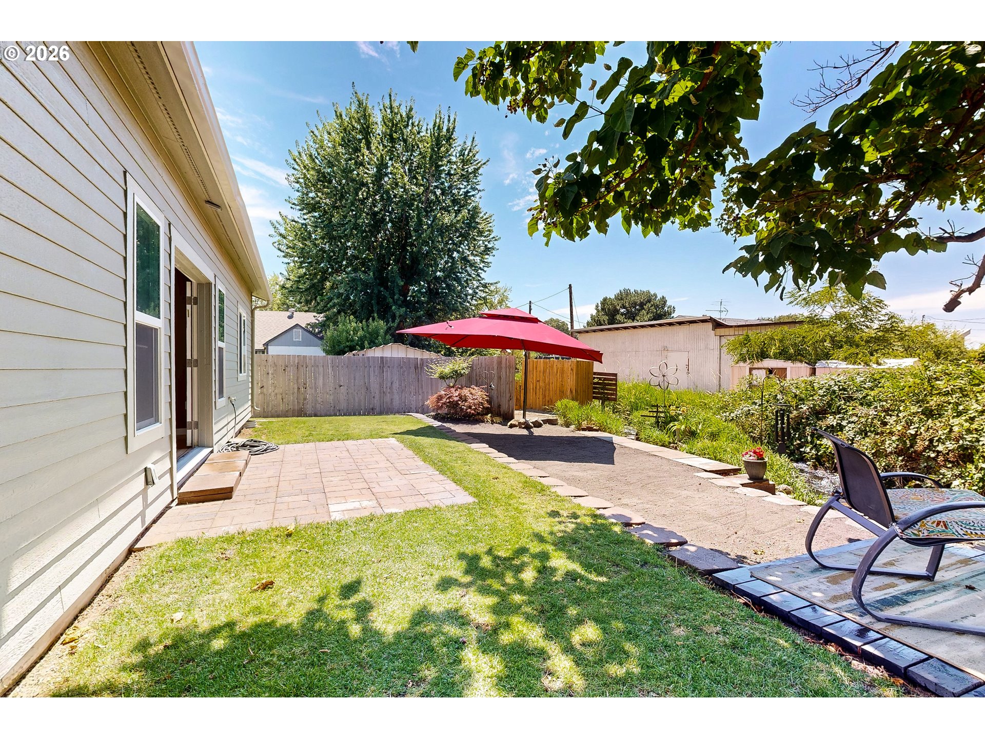 905 Cowl St Property Photo 26