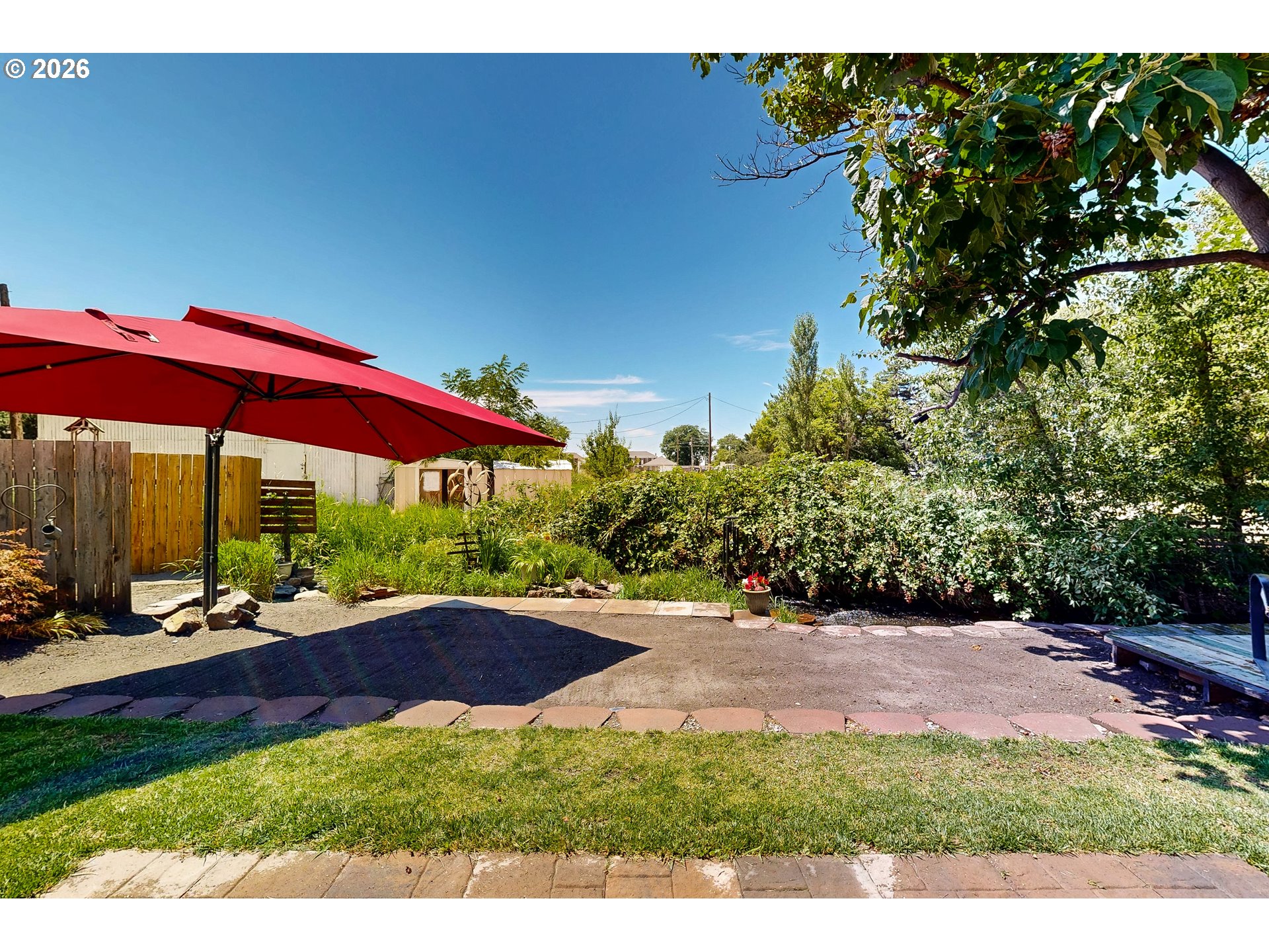 905 Cowl St Property Photo 28