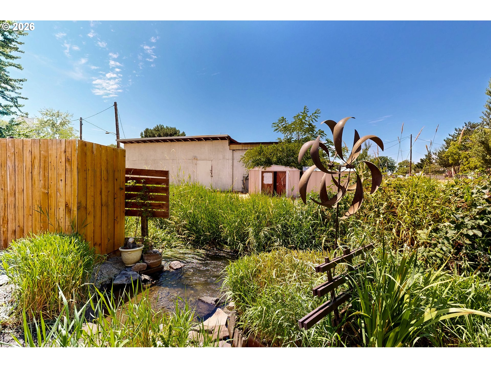 905 Cowl St Property Photo 32