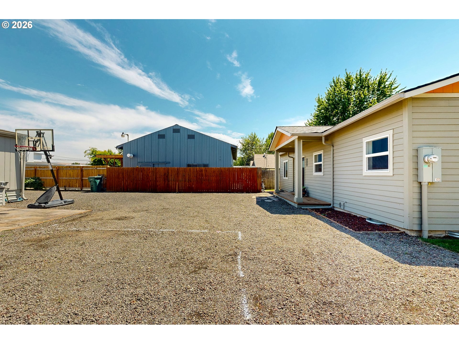 905 Cowl St Property Photo 36