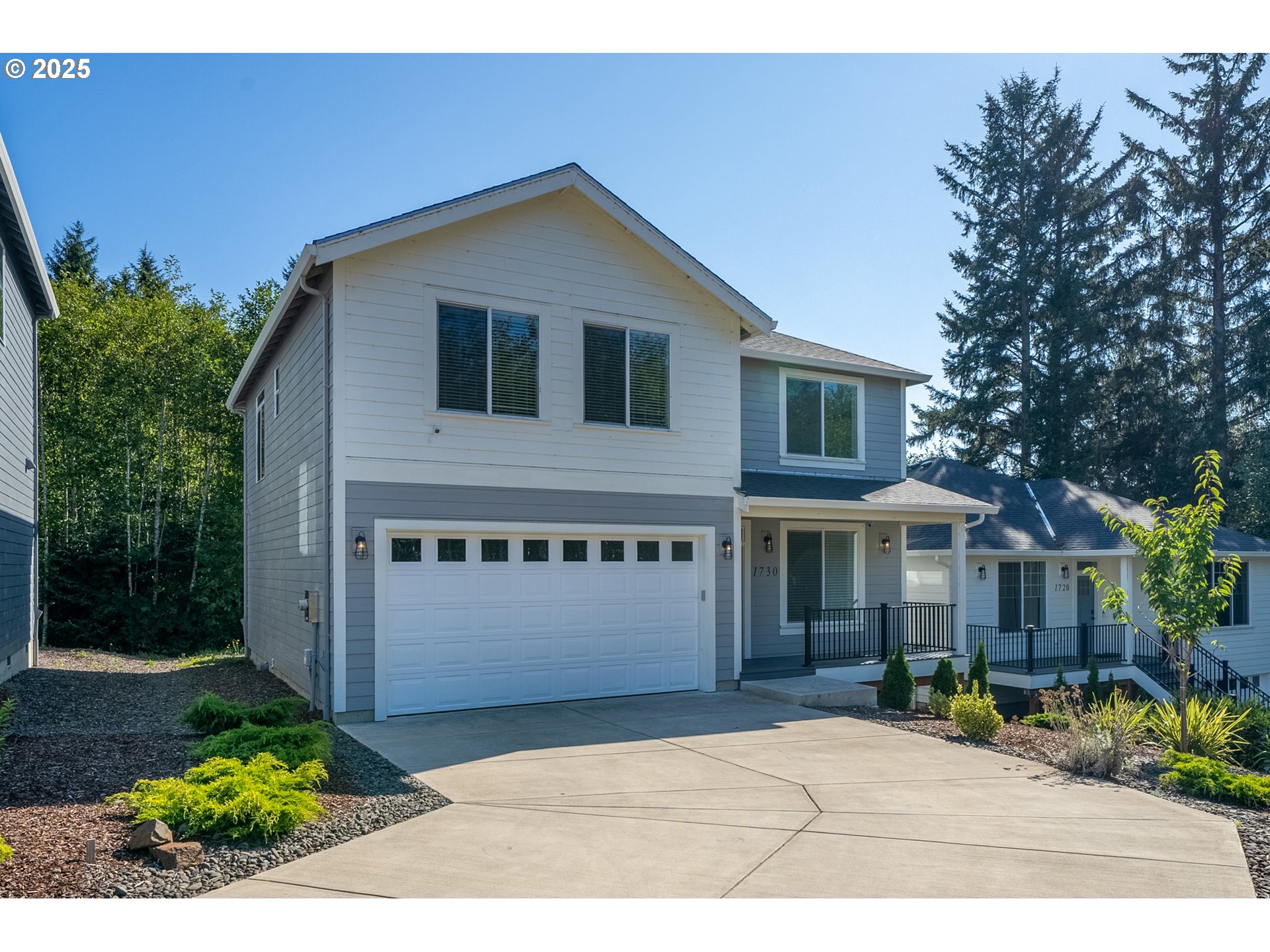 1730 Wayfarer Ln Property Photo 2