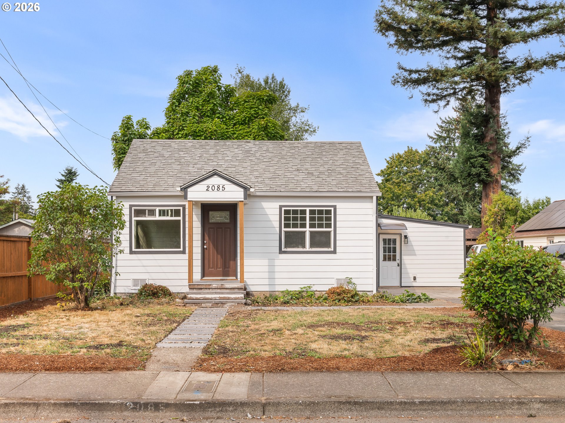 2085 Evergreen Ave Ne Property Photo 1