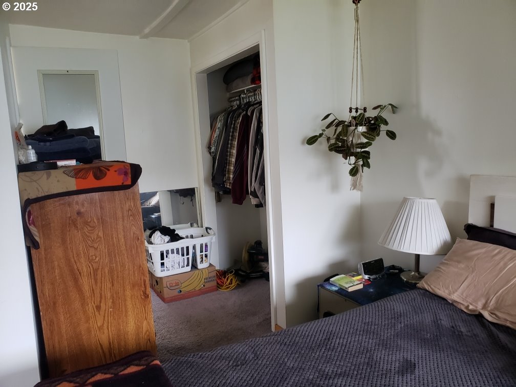205 W Adams St Property Photo 12