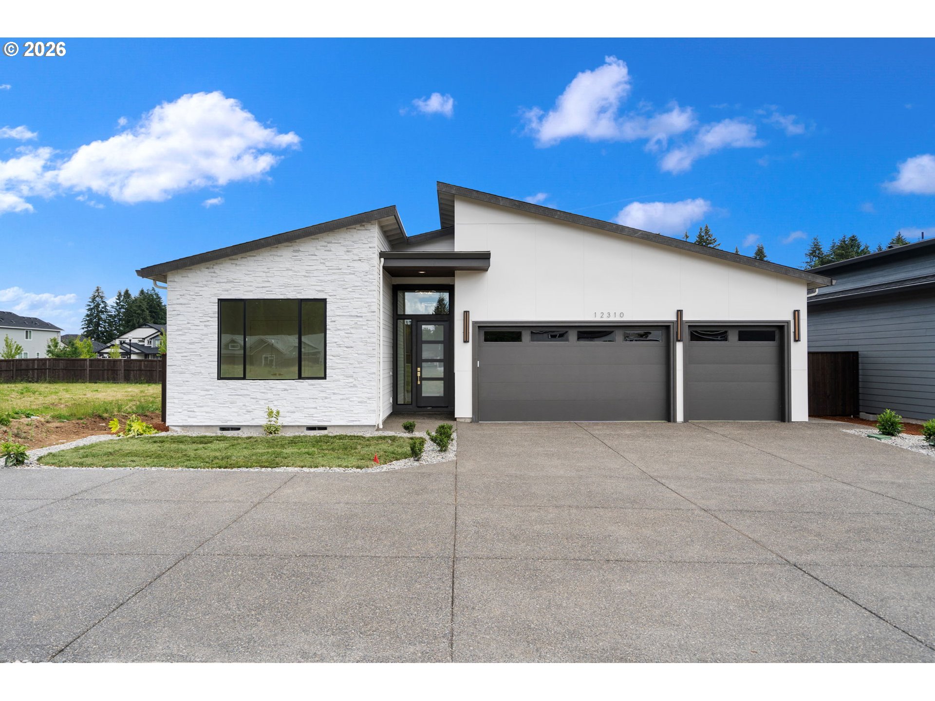 12310 NE 66TH CT Property Photo 1