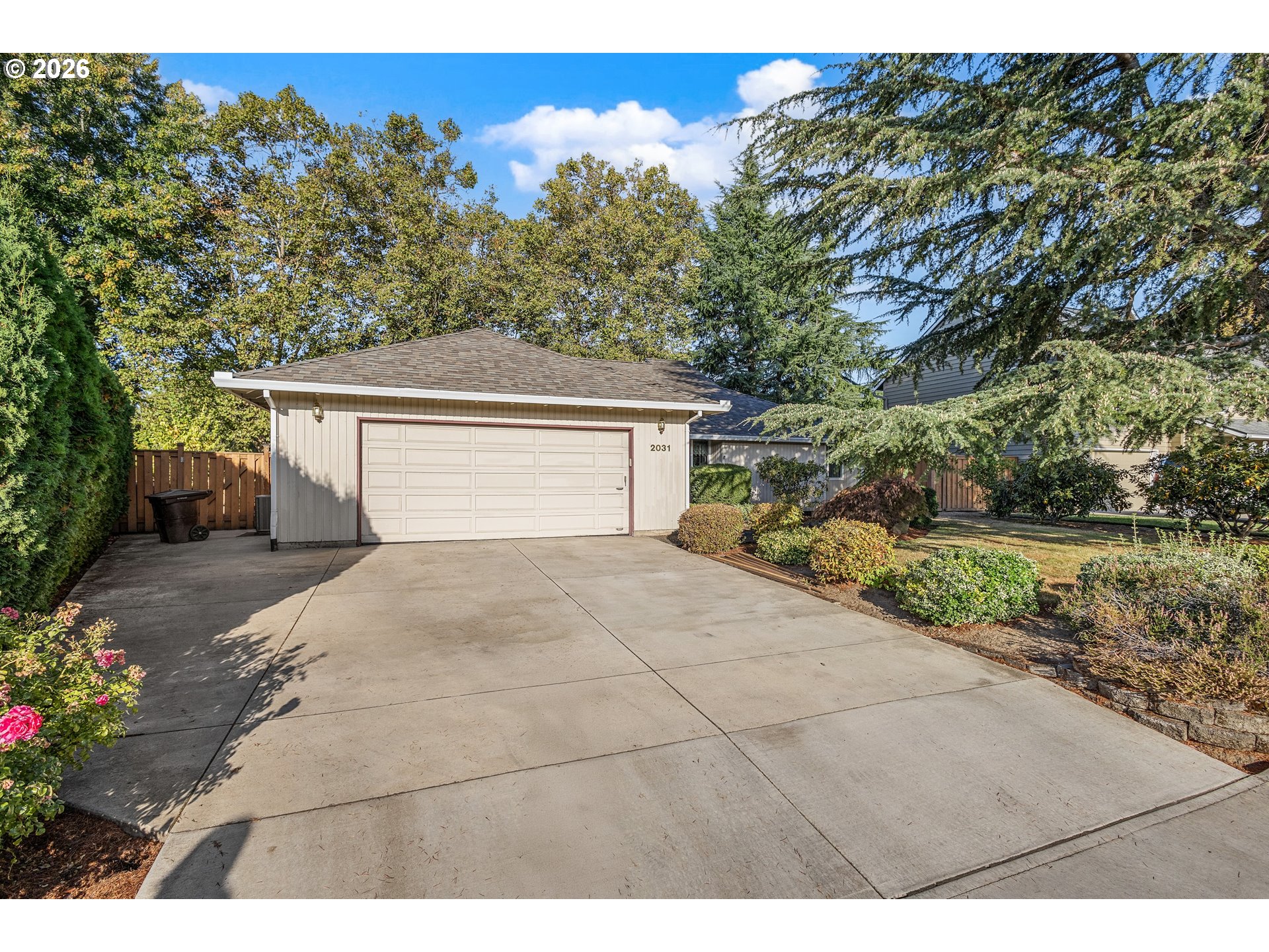 2031 Ne Josephine Dr Property Photo 1