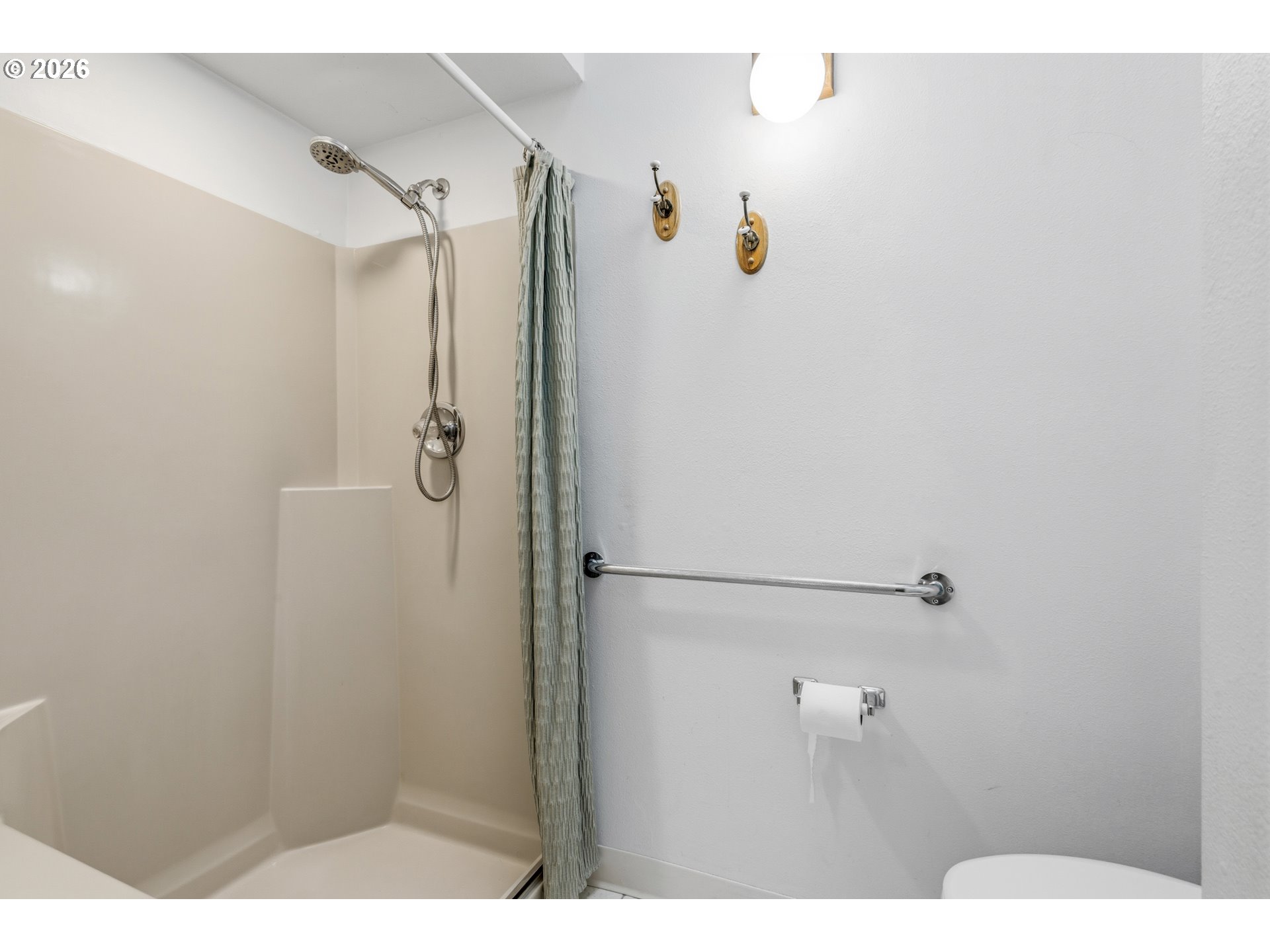 2031 Ne Josephine Dr Property Photo 22