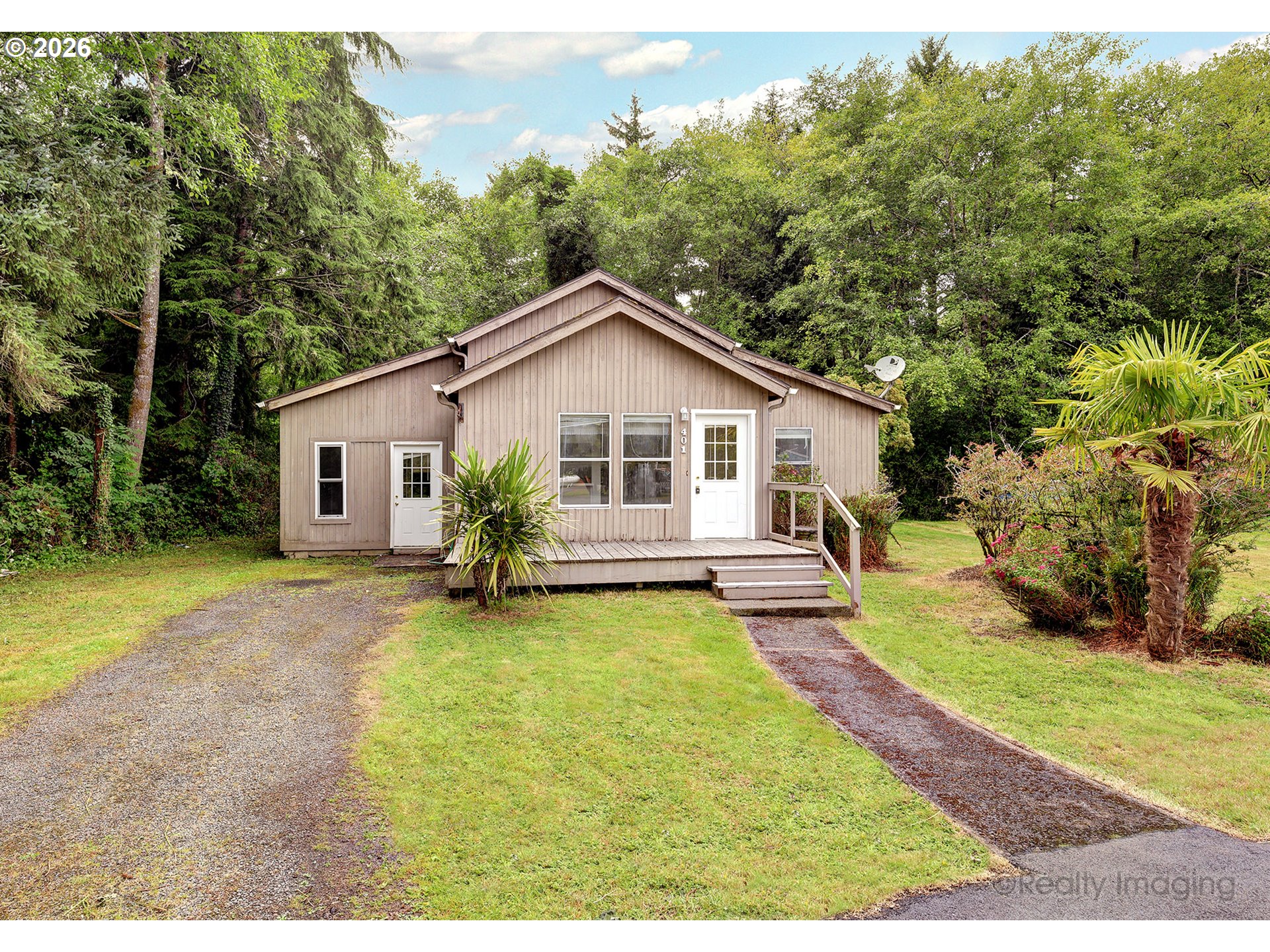 401 GLENWOOD CT Property Photo 1