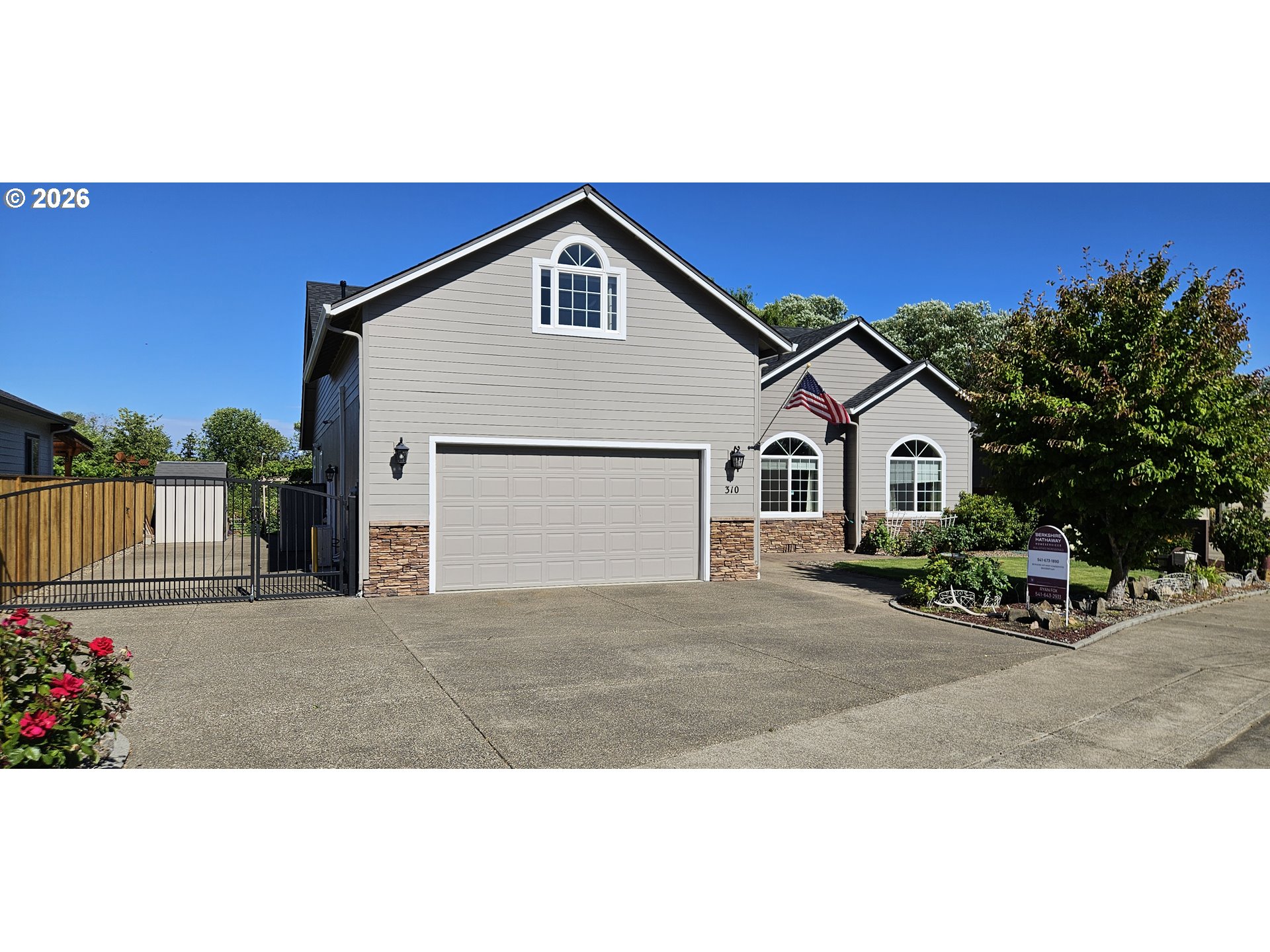 310 Ashwood St Property Photo 1