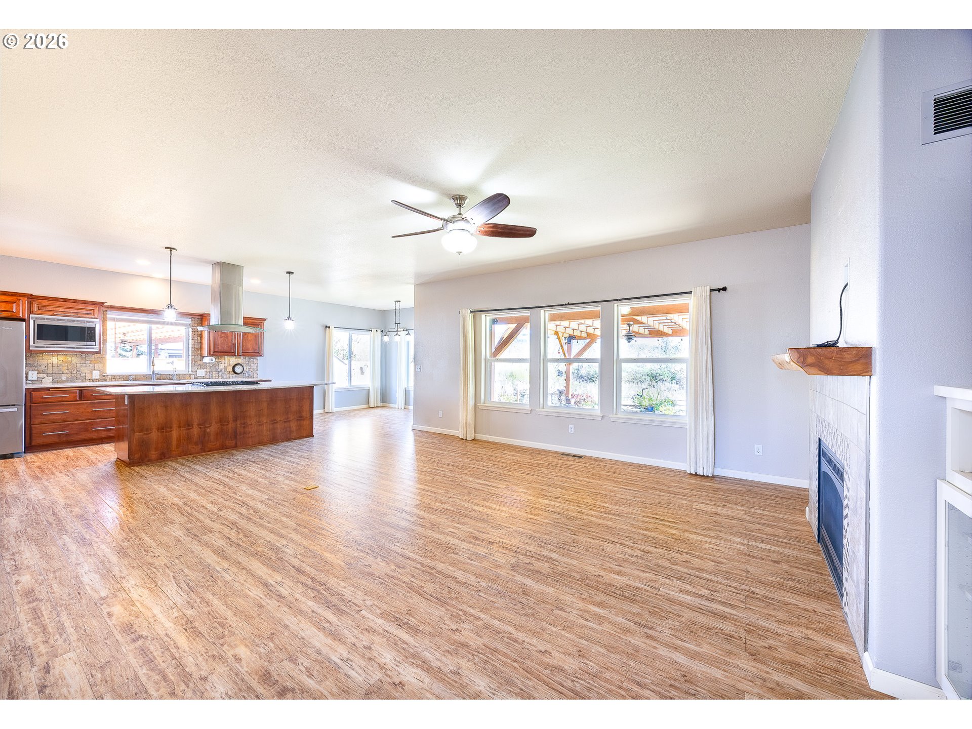 310 Ashwood St Property Photo 6