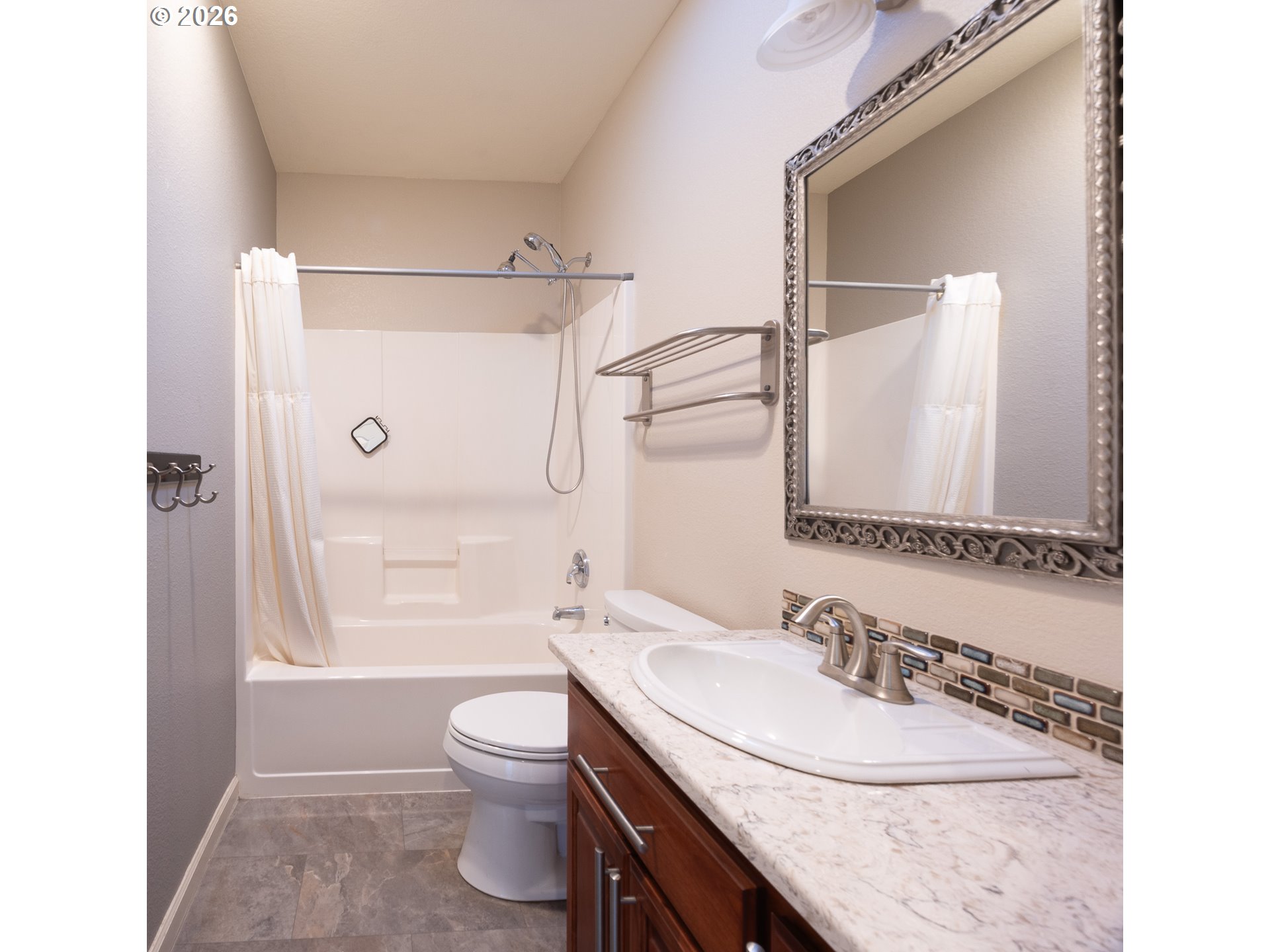 310 Ashwood St Property Photo 19