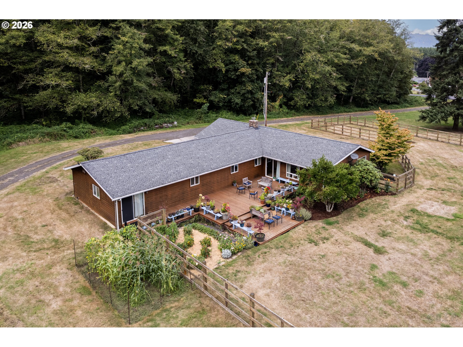 13740 Colvin Rd Property Photo 29