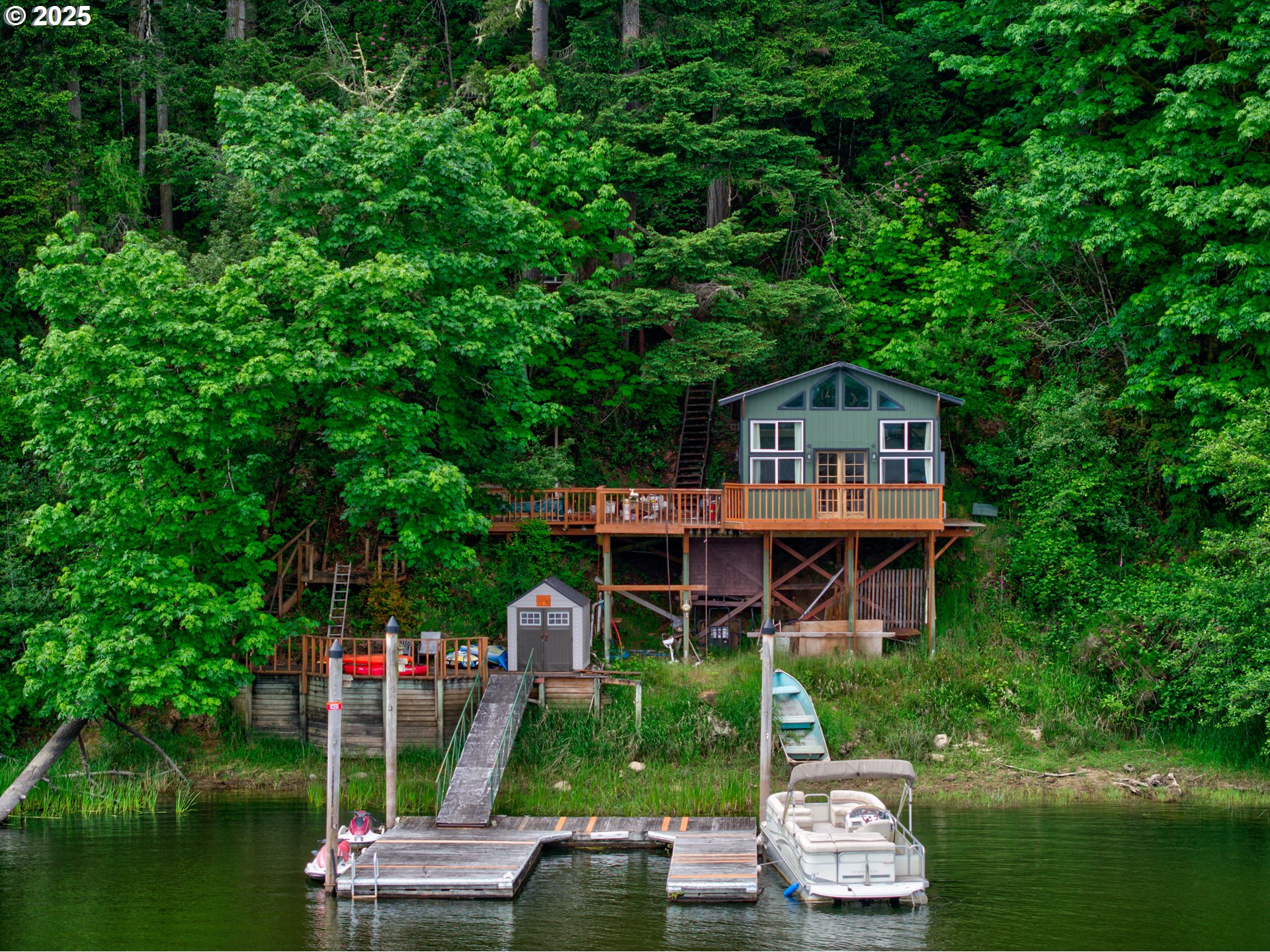 1401 N Tenmile Lake Property Photo 1