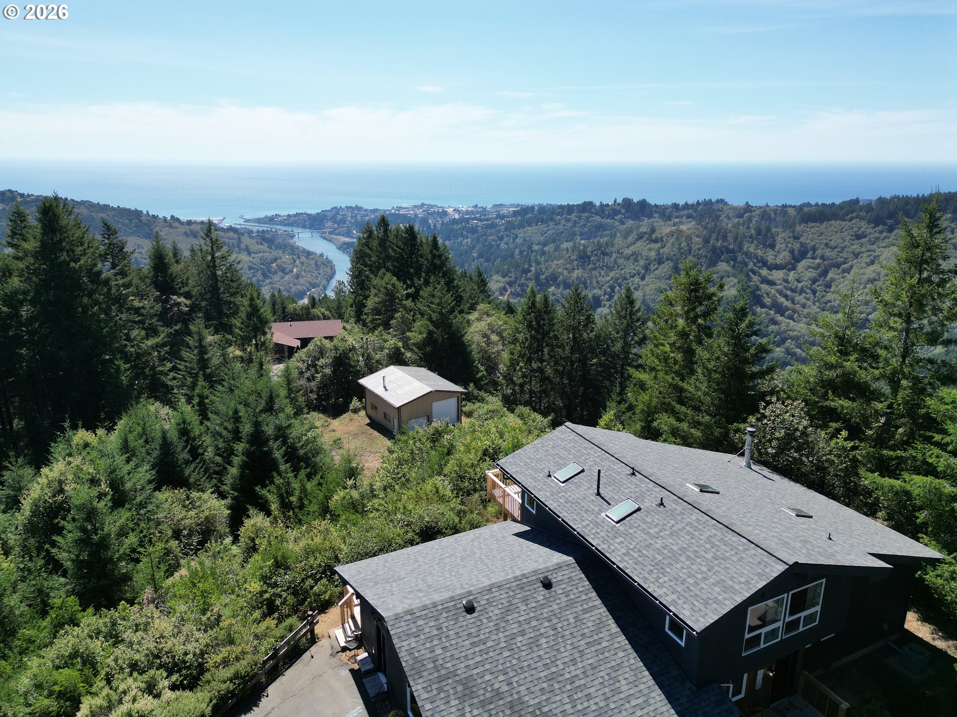17450 Mountain Dr Property Photo 1