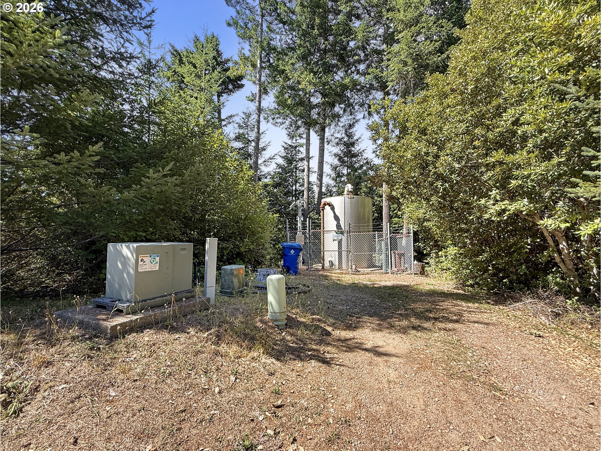 17450 Mountain Dr Property Photo 45