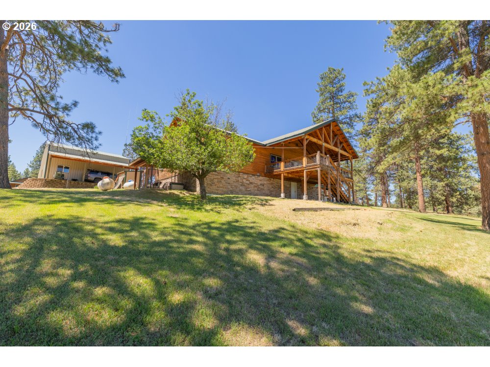 23125 Sprague River Rd Property Photo 1