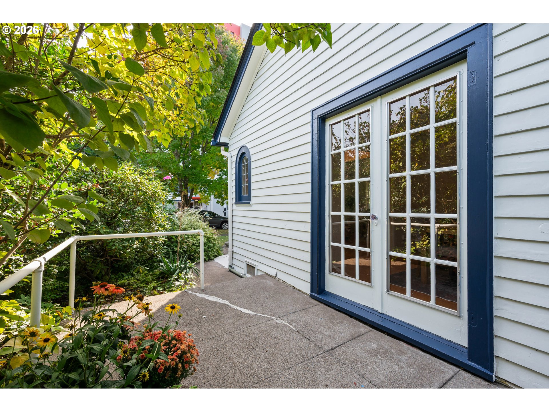 1610 Olive St Property Photo 15