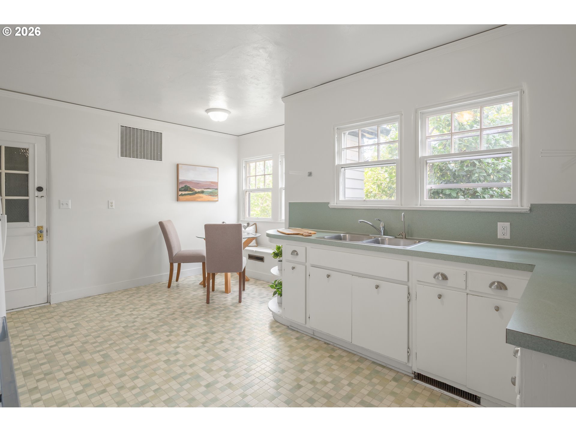 1610 Olive St Property Photo 17