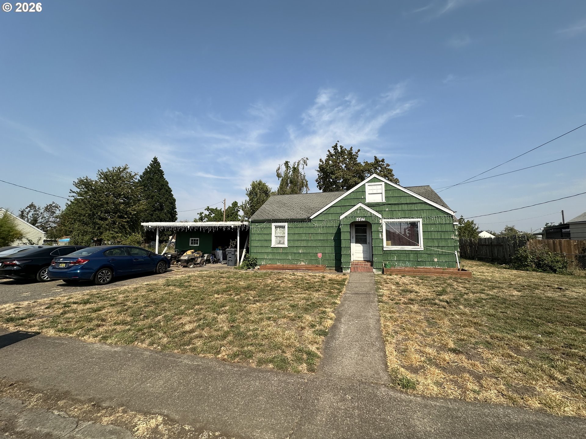 467 17th St Property Photo 1