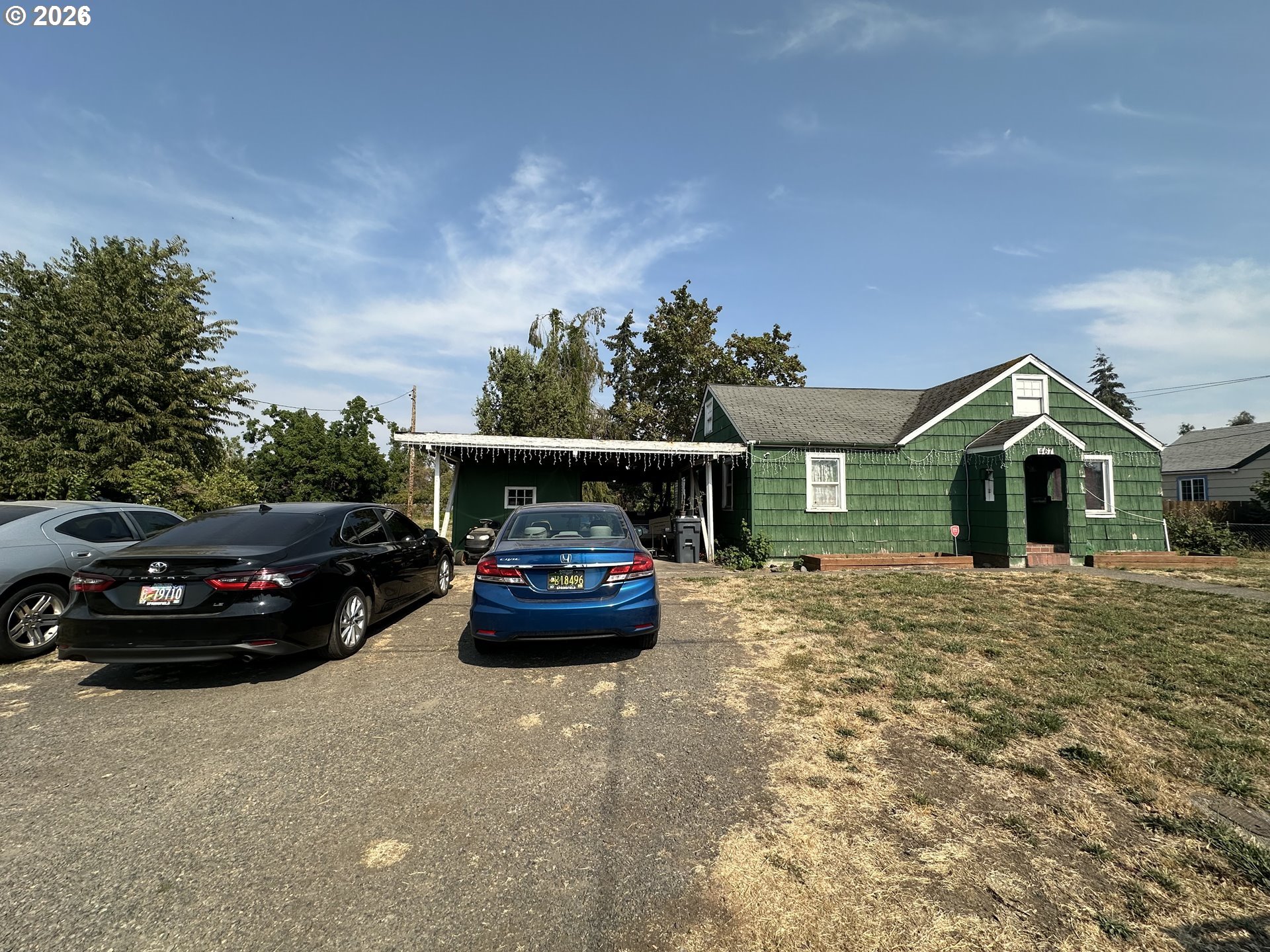 467 17th St Property Photo 2