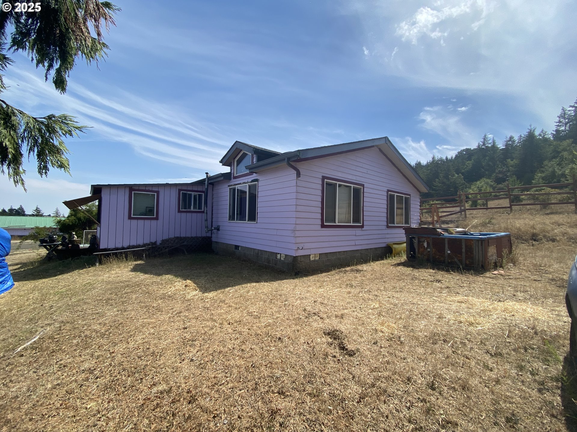 7555 Sawtell Rd Property Photo 4