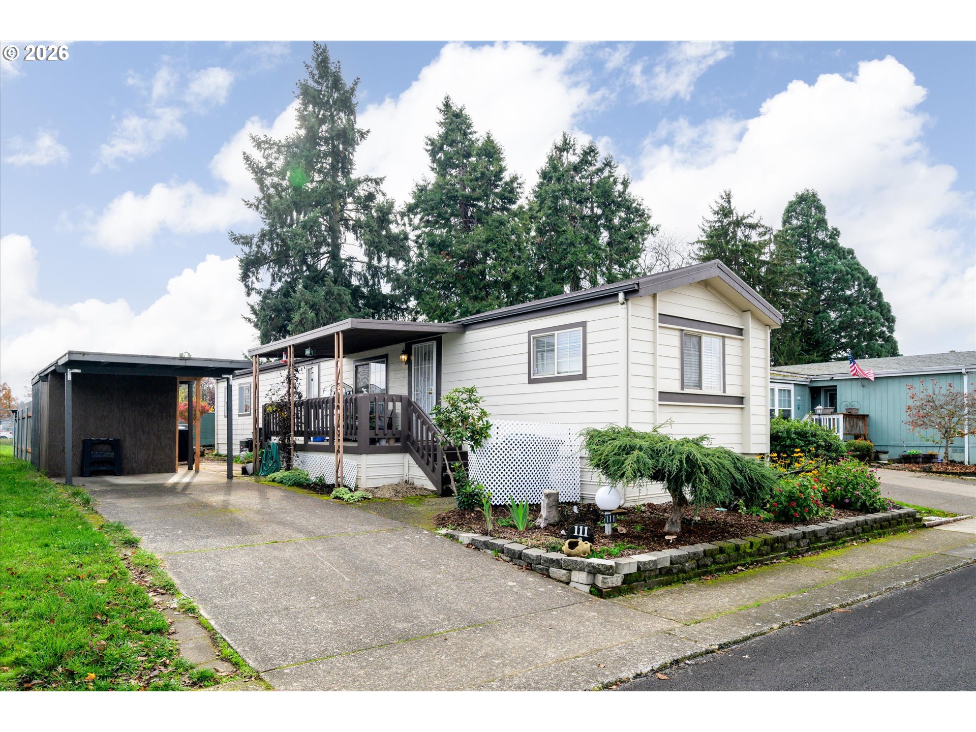 2150 LAURA ST 111