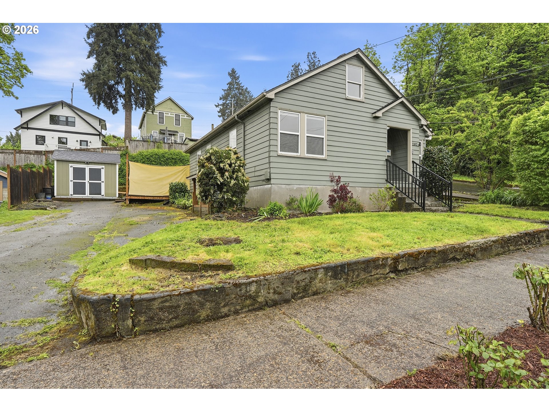 1102 Center St Property Photo 2