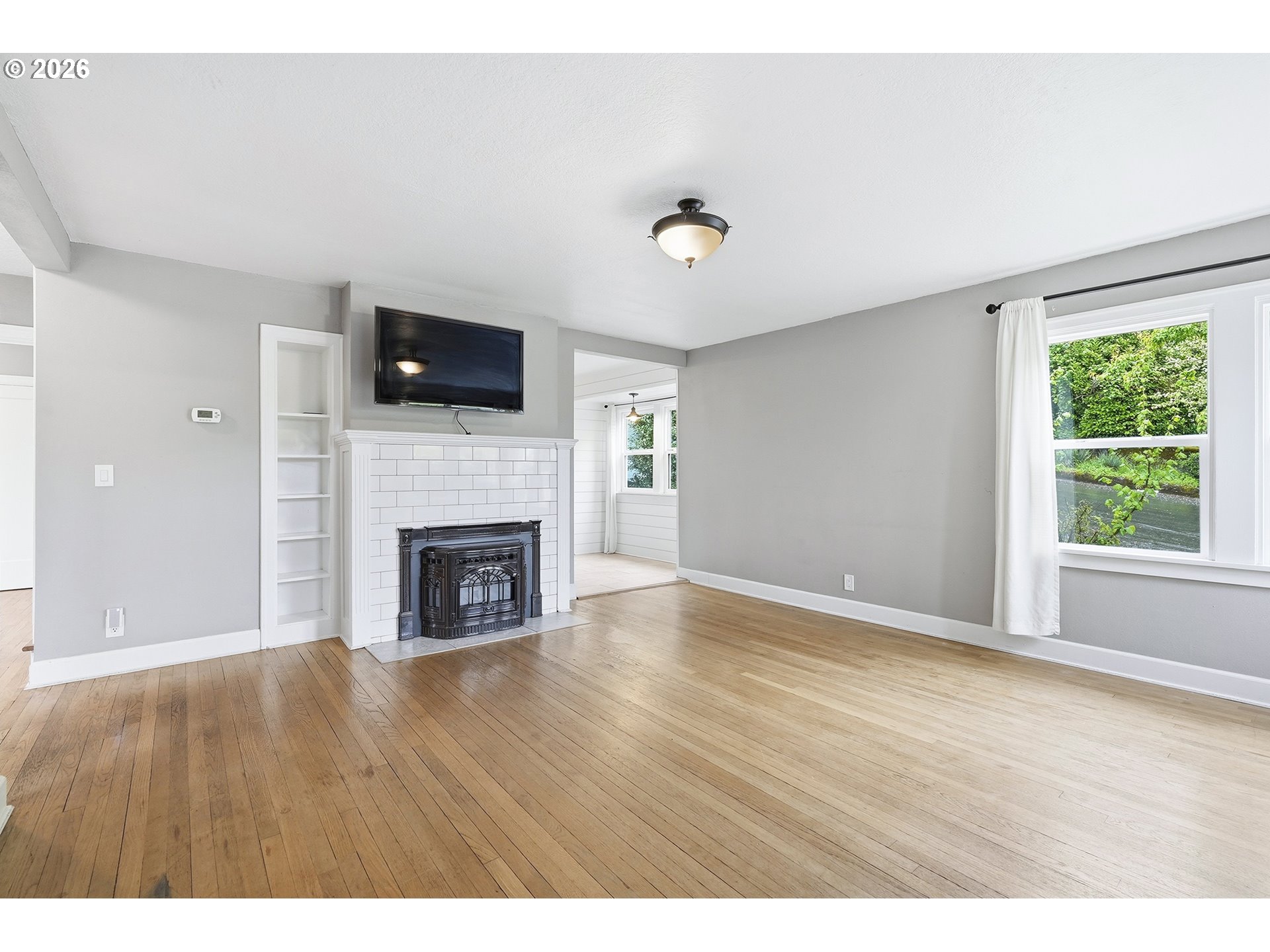 1102 Center St Property Photo 5