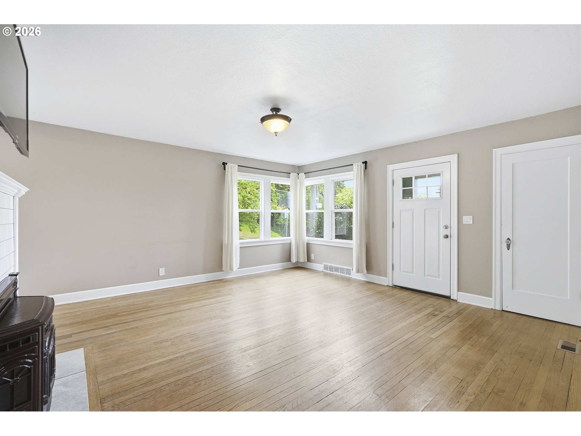 1102 Center St Property Photo 11