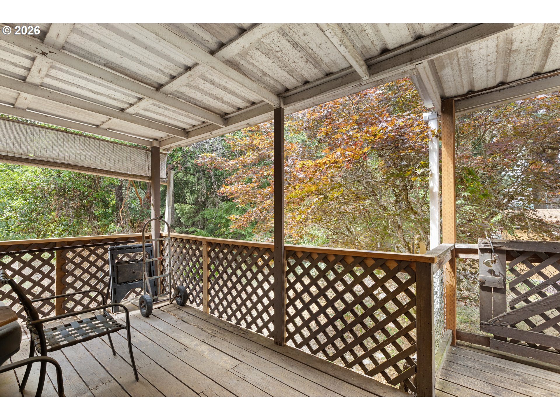 601 Westlog St Property Photo 3
