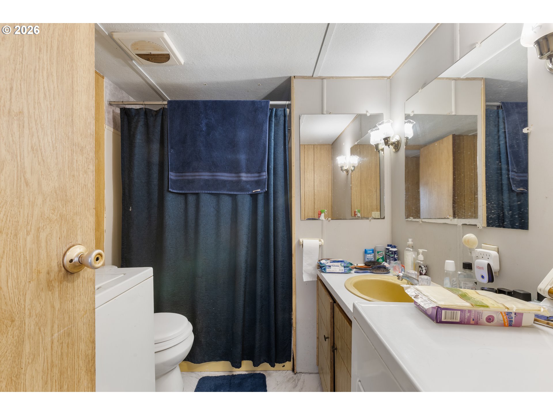 601 Westlog St Property Photo 18