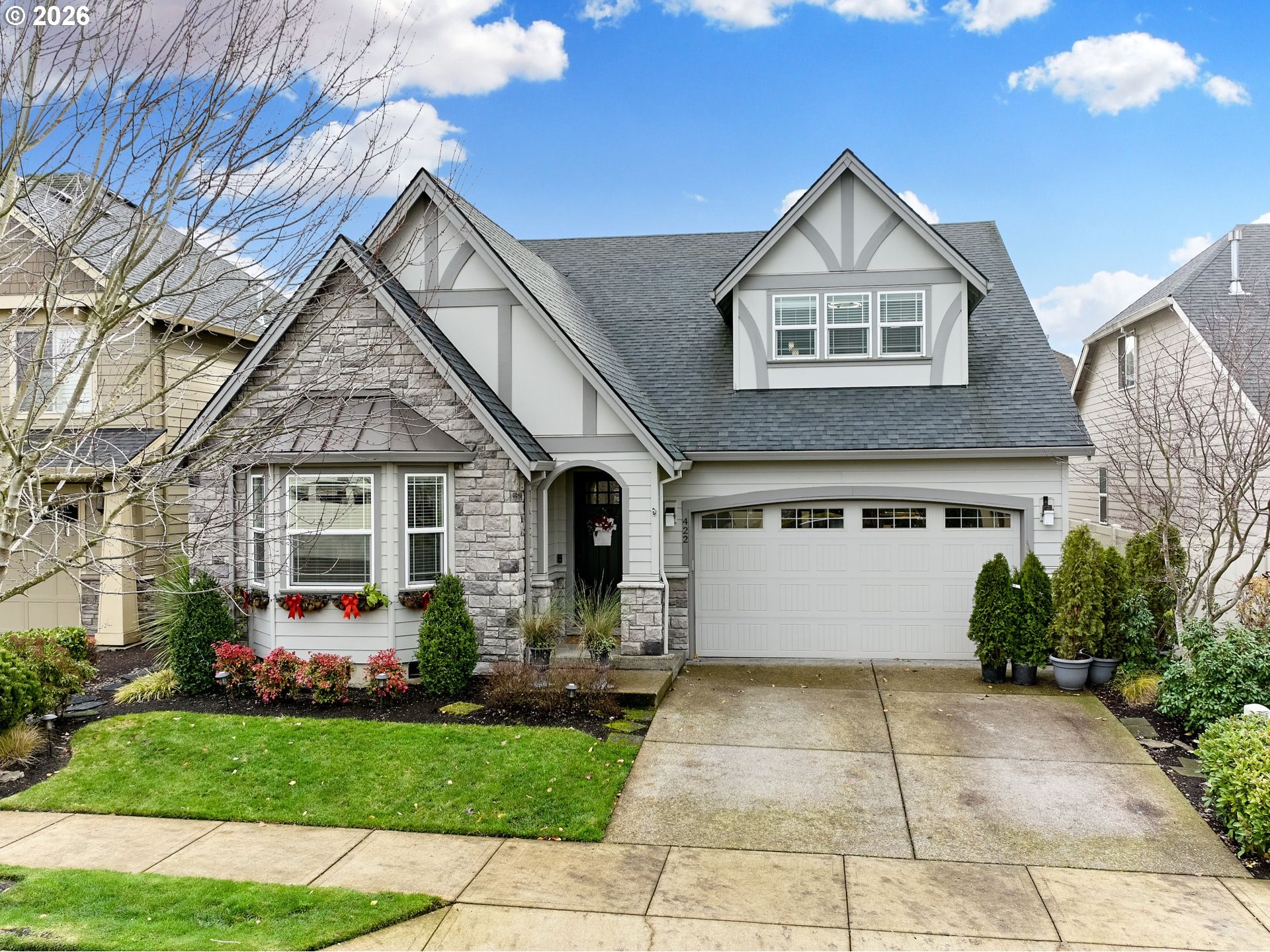 422 TURNBERRY AVE Property Photo 1