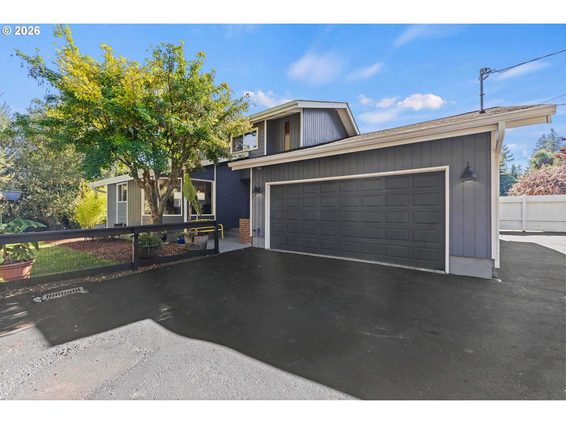 1617 OAK ST Property Photo 1