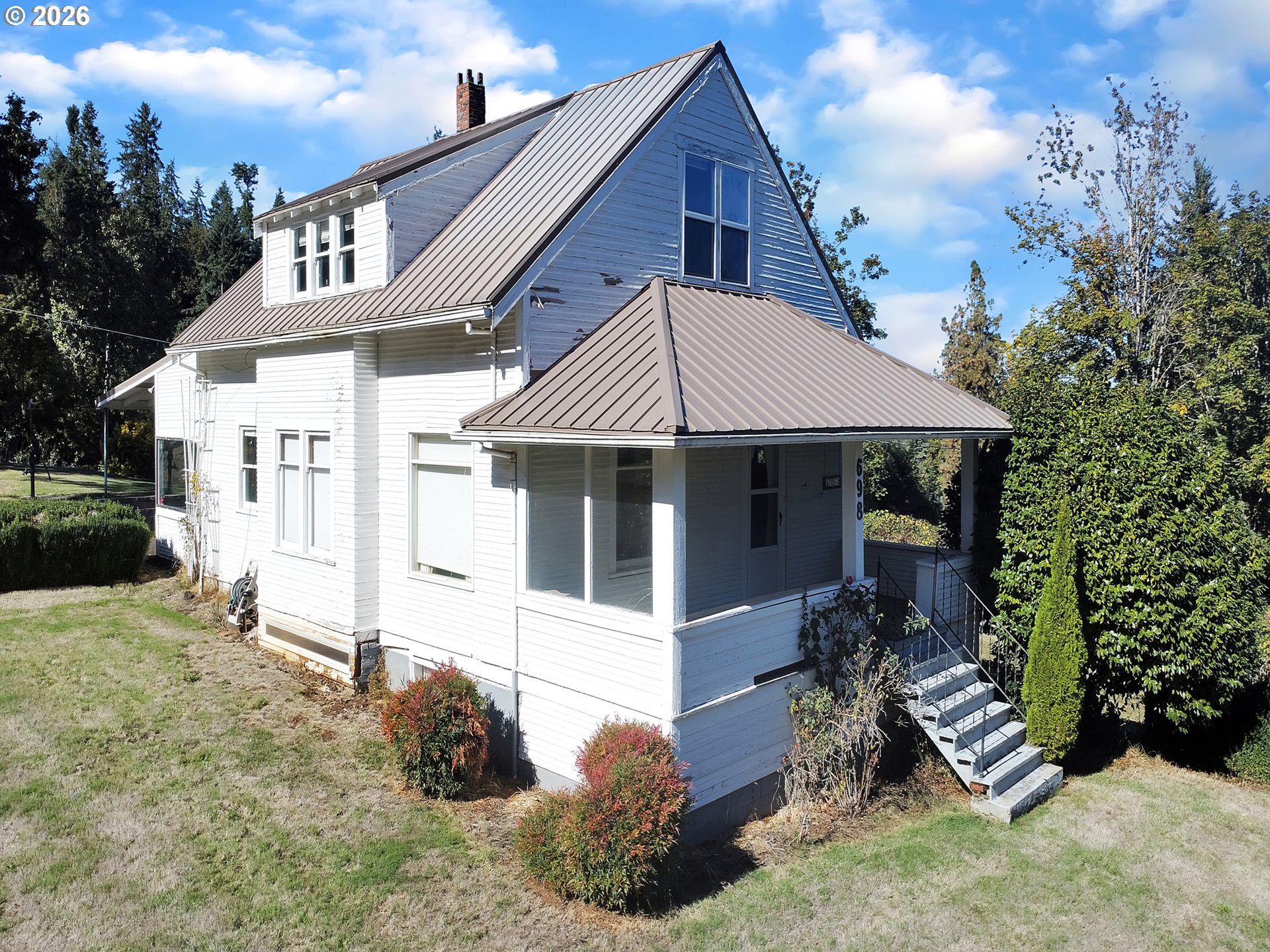 698 Grandview Ave Property Photo 1