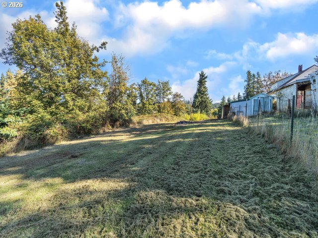 698 Grandview Ave Property Photo 2