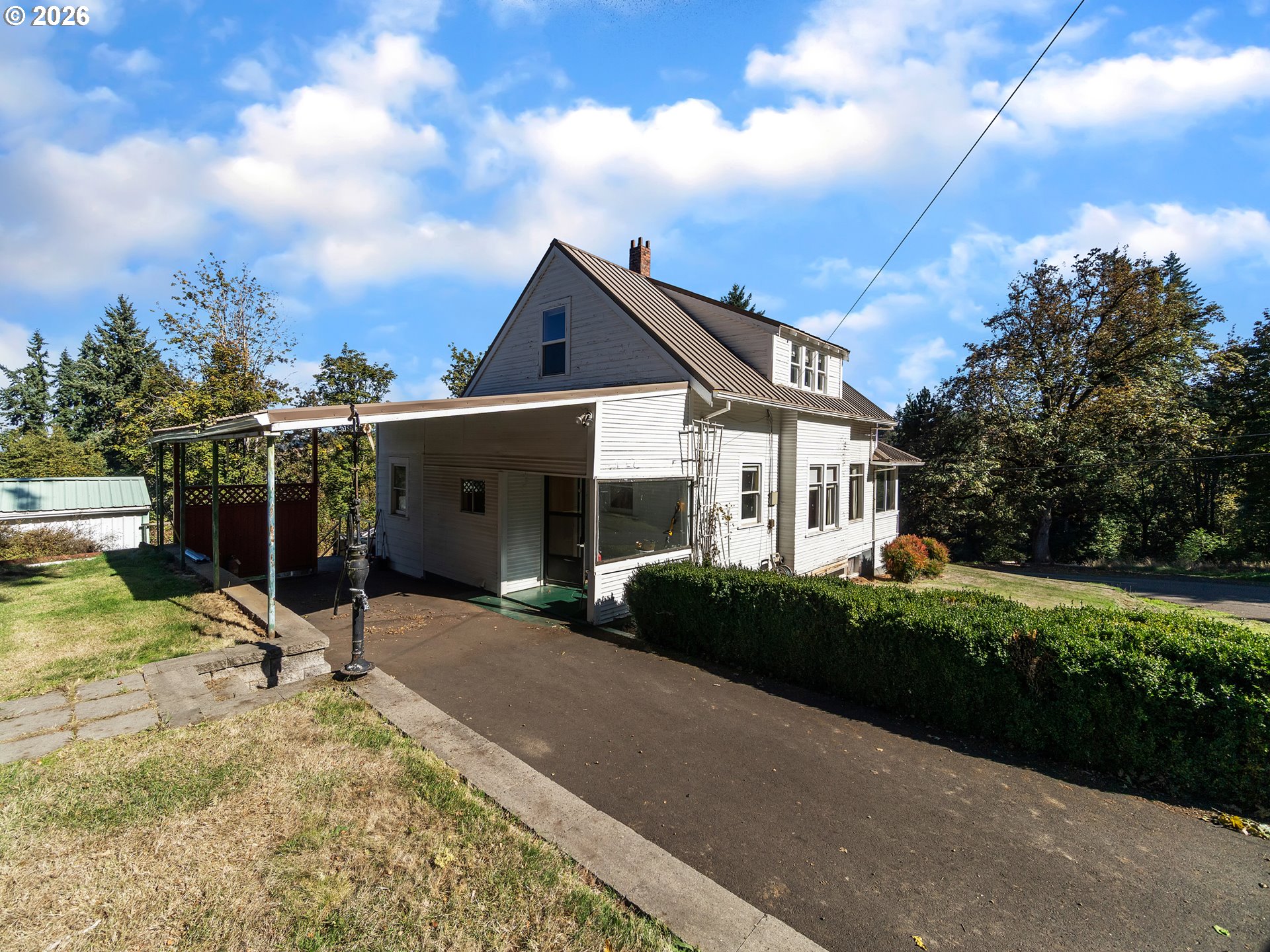 698 Grandview Ave Property Photo 6