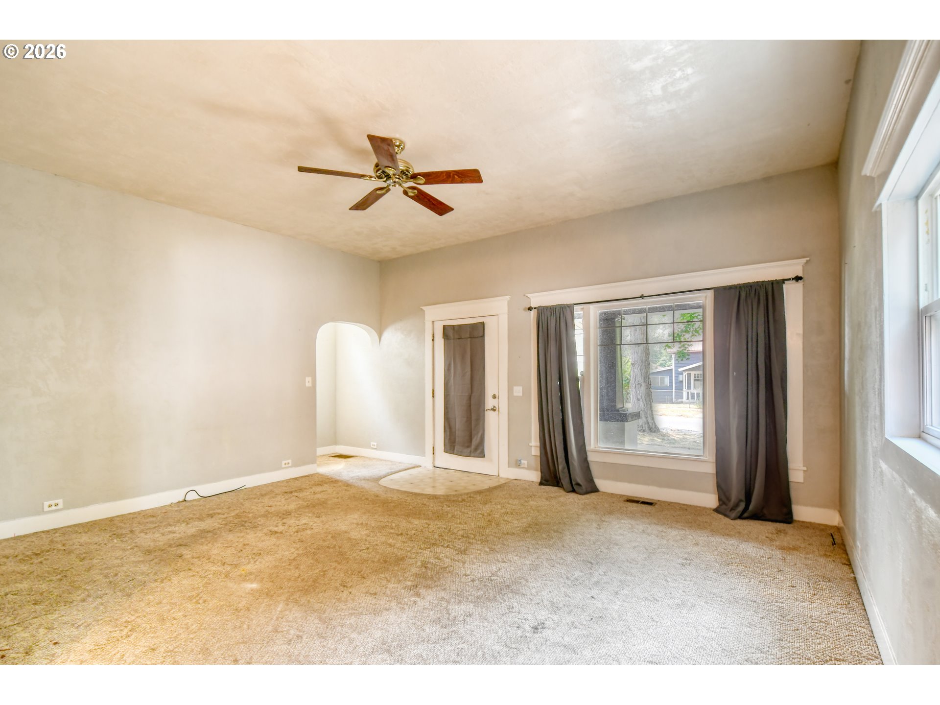 415 Van Buren St Property Photo 3