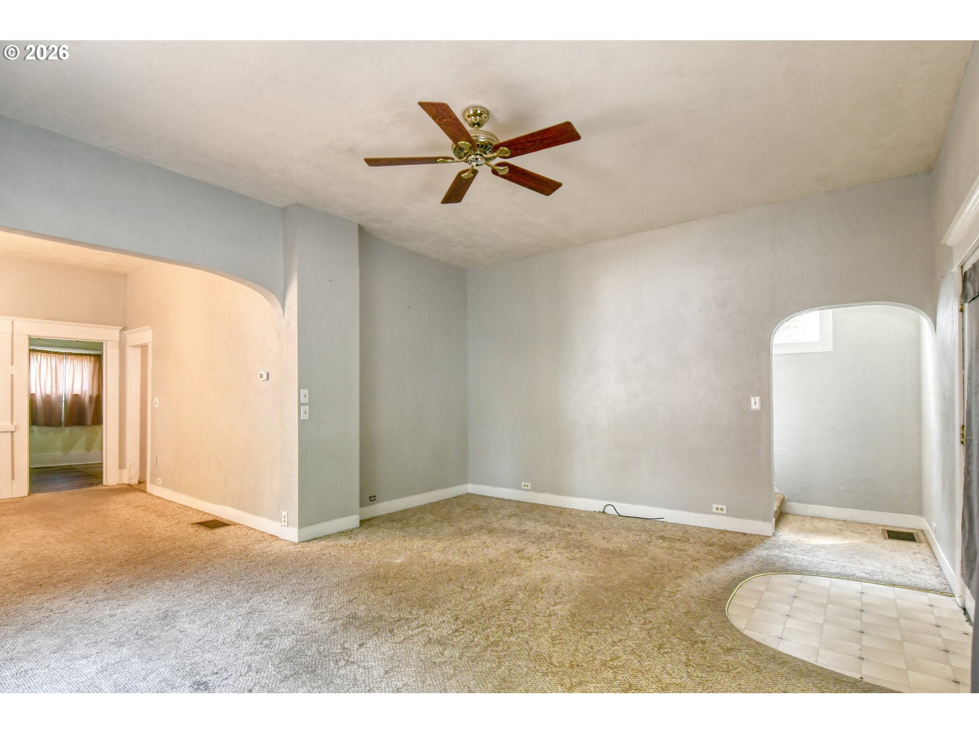 415 Van Buren St Property Photo 5