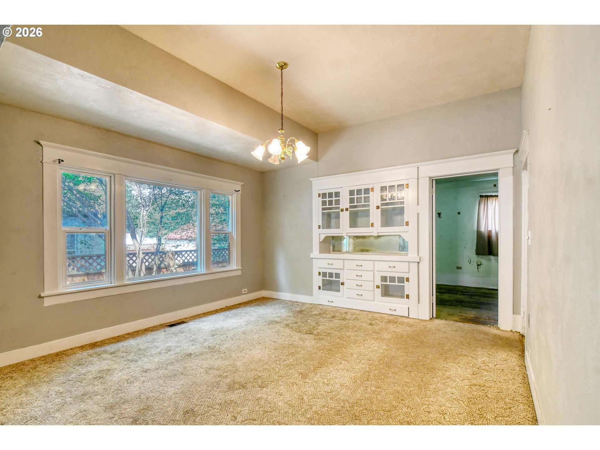 415 Van Buren St Property Photo 7
