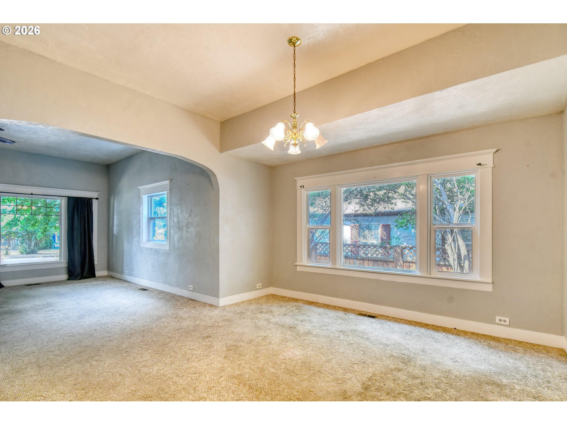 415 Van Buren St Property Photo 8