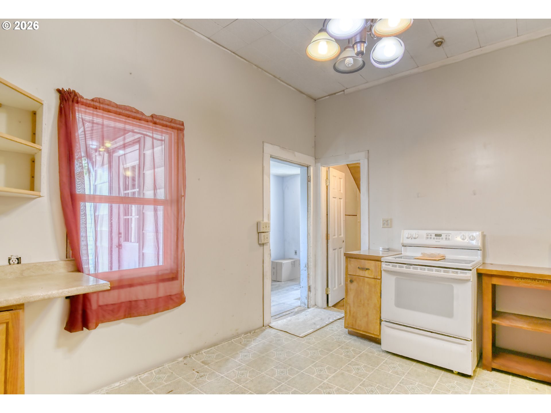 415 Van Buren St Property Photo 9